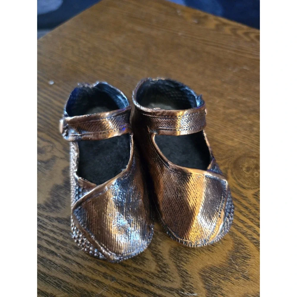 BEAUTIFULL Vintage Set‎ Bronze Baby Shoes  Brass  Baby SHOE DECORATIVE PIECE